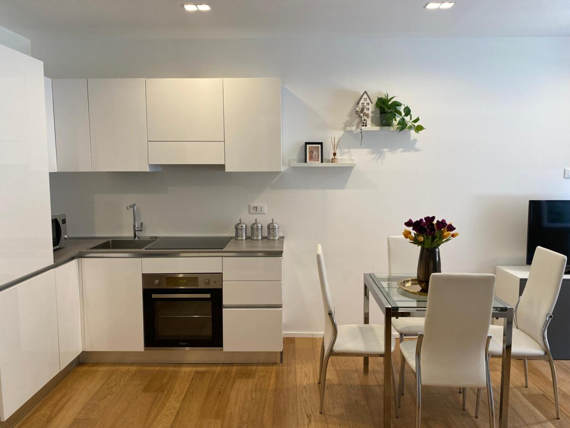 Gramsci 2 - Cozy Apartment Near Sempione Park! Мілан Екстер'єр фото